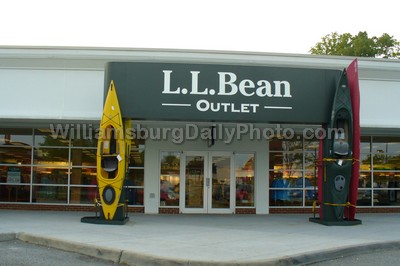 Adidas Outlet Stores on View Outside Of The L L  Bean Outlet Store At The Williamsburg Prime